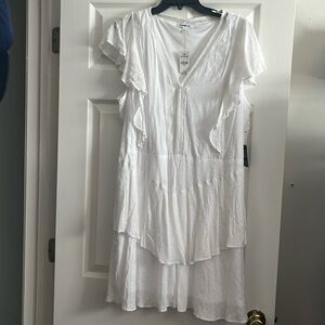 White Short Sleeve Fluttery Dress Size XL